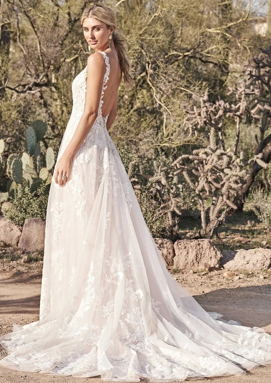 Romantic Boho Lace Tulle A-Line Plunging V-Neck Sleeveless Open Back Floor-Length Wedding Dresses