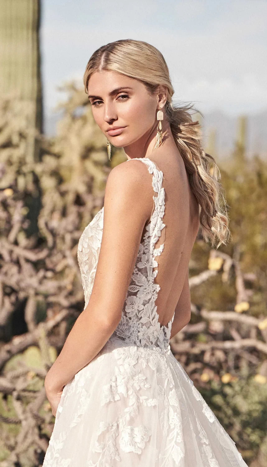 Romantic Boho Lace Tulle A-Line Plunging V-Neck Sleeveless Open Back Floor-Length Wedding Dresses