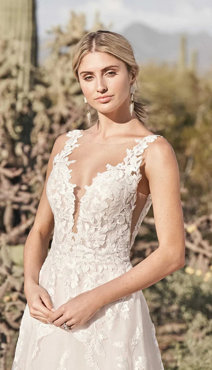 Romantic Boho Lace Tulle A-Line Plunging V-Neck Sleeveless Open Back Floor-Length Wedding Dresses