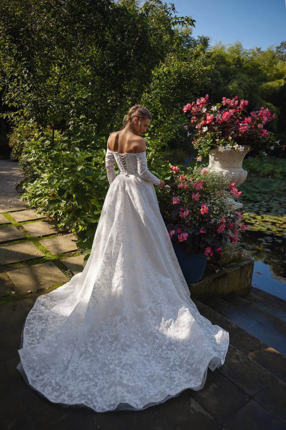 Romantic Lace A-Line Off-Shoulder Sweetheart Long Sleeves Lace-Up Back Floor-Length Wedding Dresses