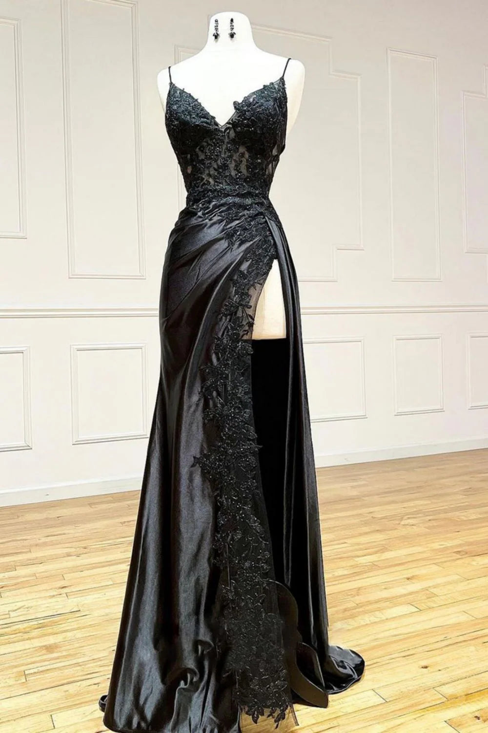 Sexy Black Mermaid Spaghetti Straps Lace Up Back Long Prom Dress