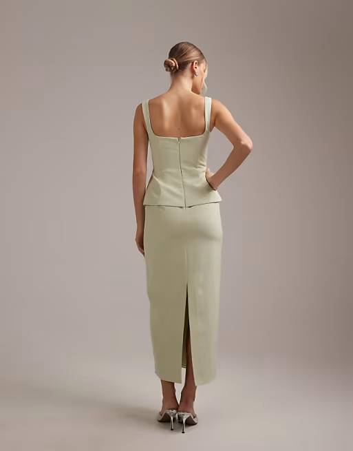 Sleek Column Square-Neck Sleeveless Straight-Back Midi Bridesmaid Dress