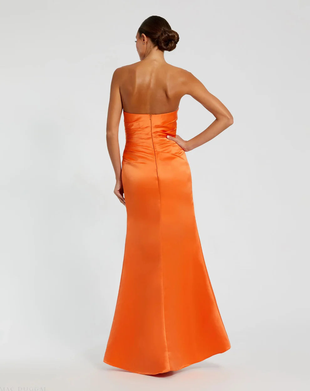 Sleek Form-Fitting Strapless Sleeveless Ruched Open Back Satin Maxi Evening Dress