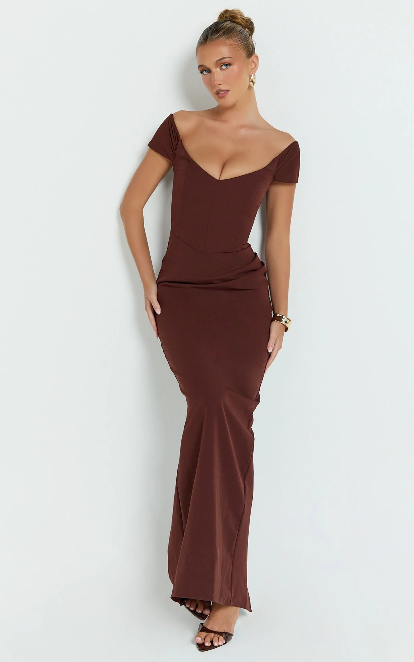 Sleek Mermaid Off-the-Shoulder Sweetheart-Neck Short-Sleeve Zipper-Back Slit Brown Evening Dress
