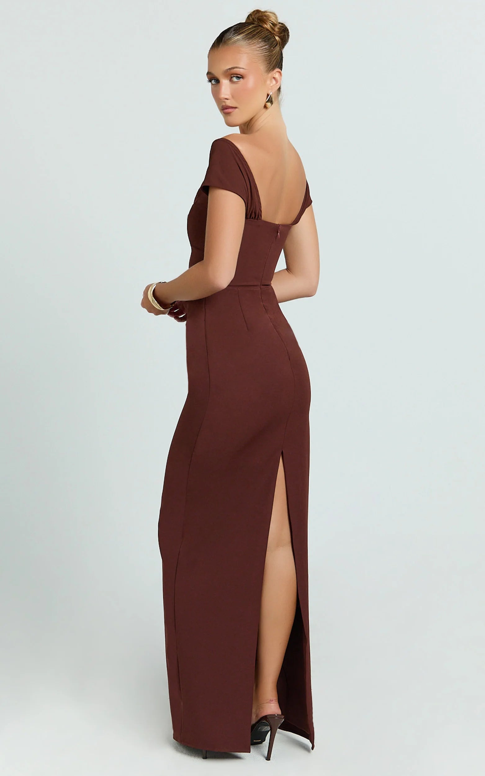 Sleek Mermaid Off-the-Shoulder Sweetheart-Neck Short-Sleeve Zipper-Back Slit Brown Evening Dress