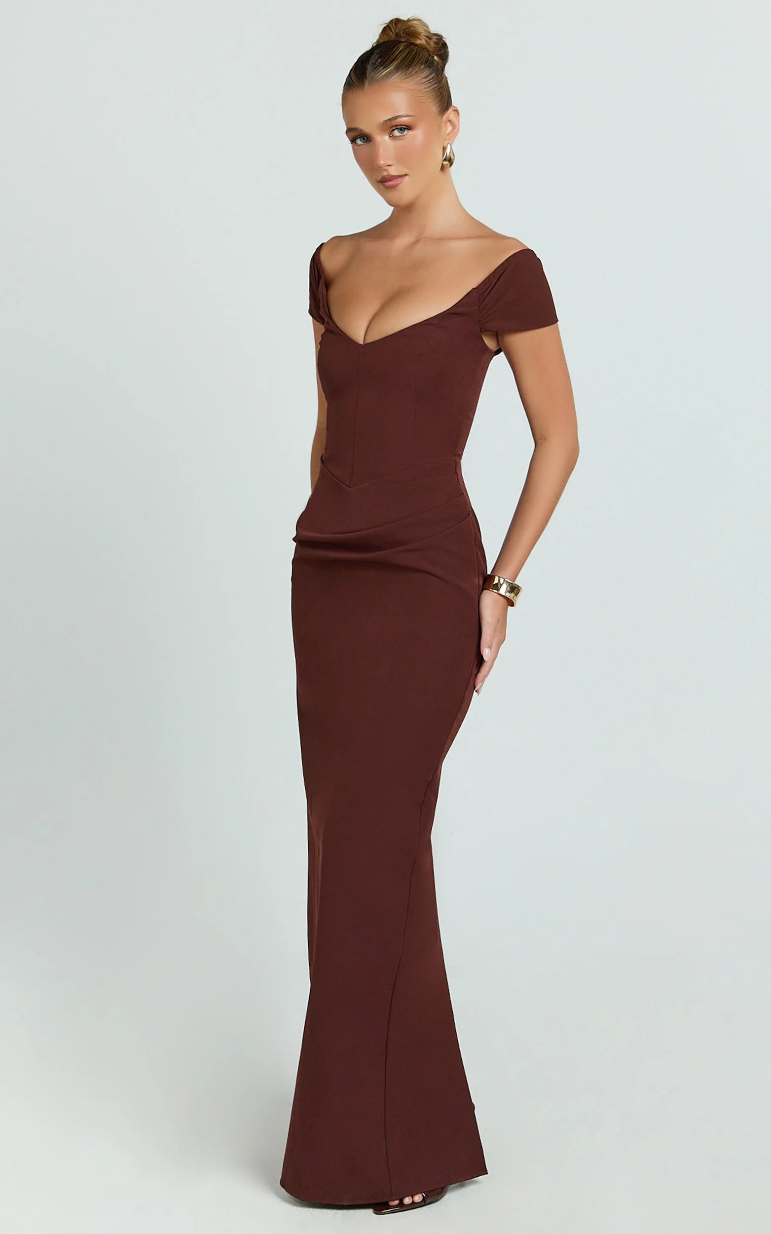 Sleek Mermaid Off-the-Shoulder Sweetheart-Neck Short-Sleeve Zipper-Back Slit Brown Evening Dress
