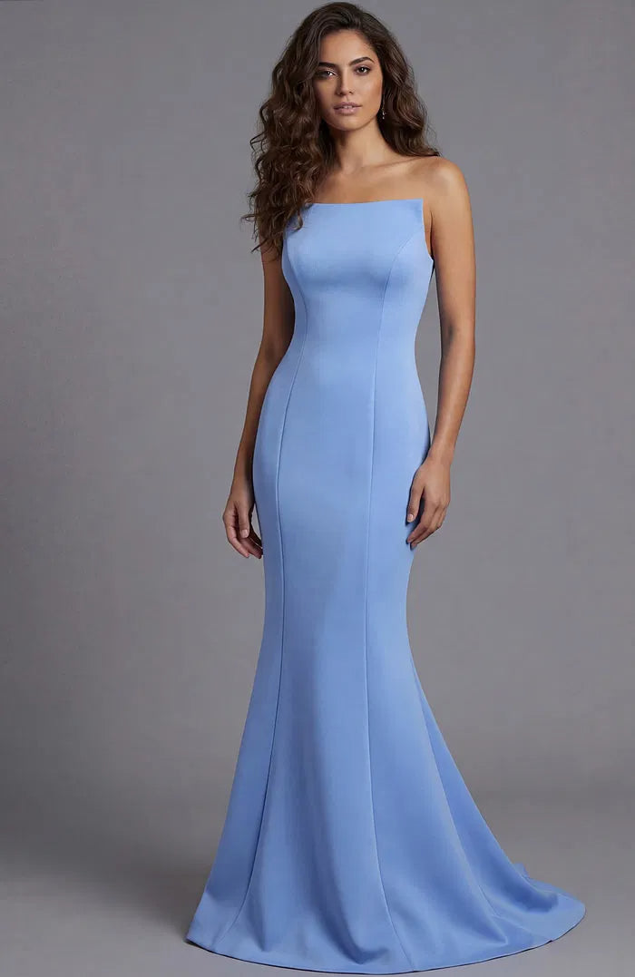 Sleek Periwinkle Evening Dress with Strapless Square Neck and Mermaid Silhouette with Train