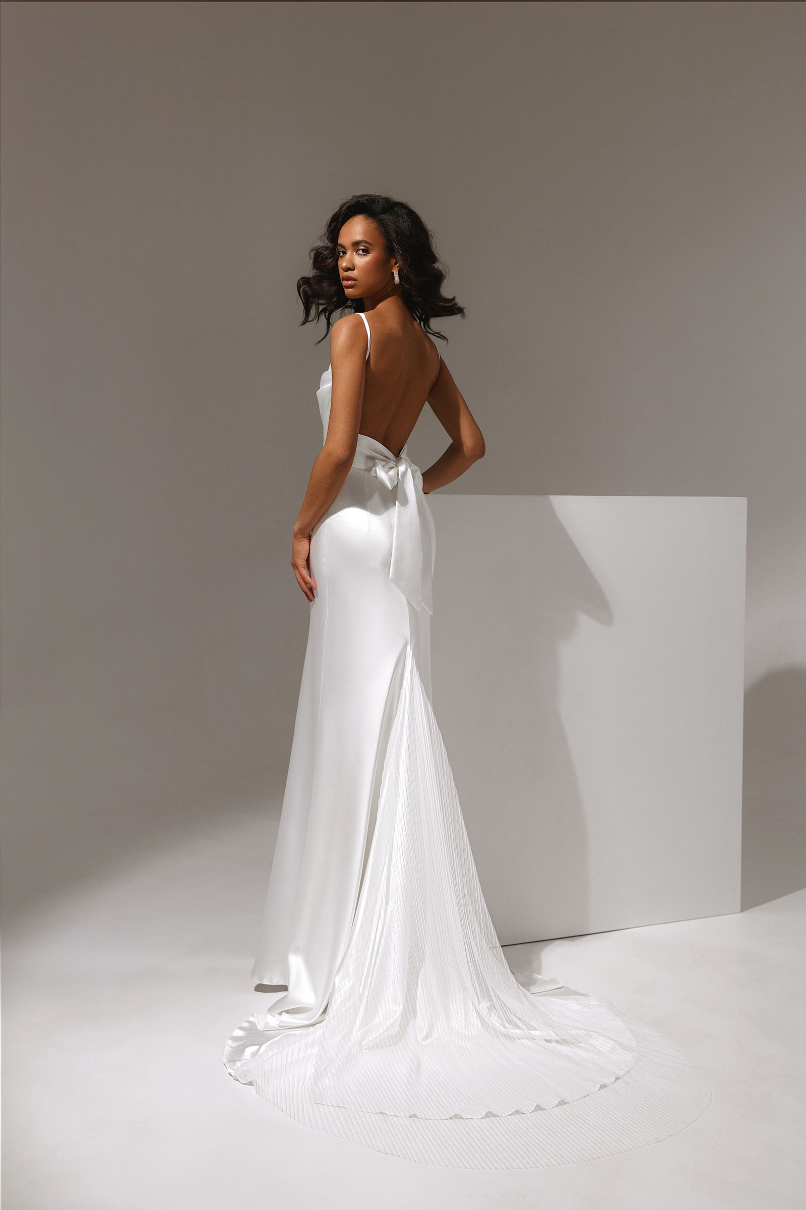Sleek Simple Sexy Satin Sheath Cowl Neck Spaghetti Strap Open Back Bow Tie Floor-Length Wedding Dresses