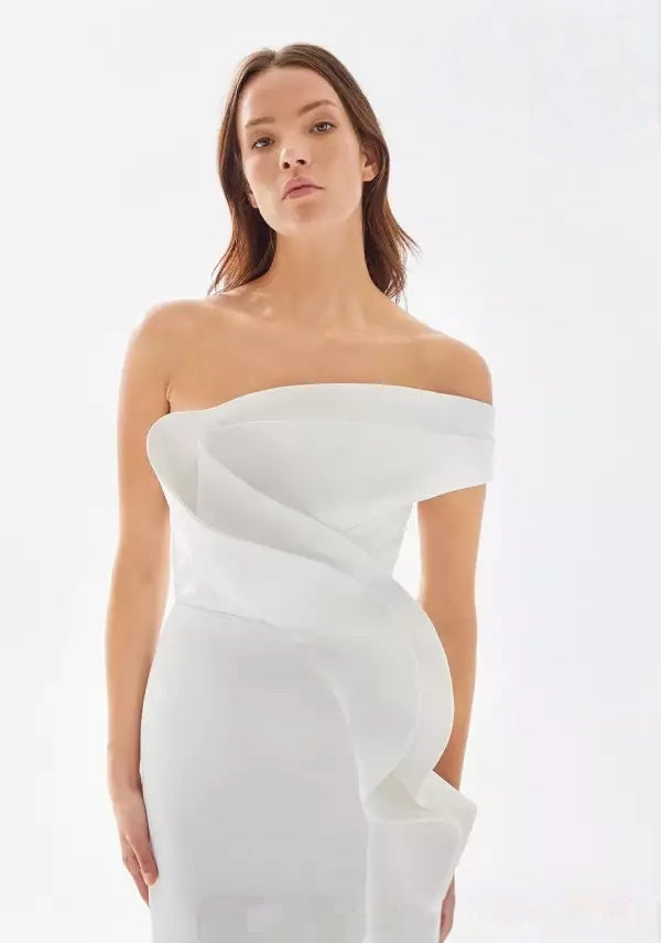 Sleek mermaid off-the-shoulder ruffled-bodice high-slit floor-length evening dress