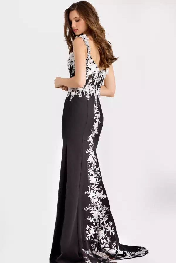Sleek mermaid spaghetti-strap sweetheart lace-bodice floor-length evening dress