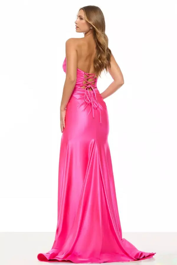Sleek mermaid strapless sweetheart keyhole lace-up back floor-length evening dress