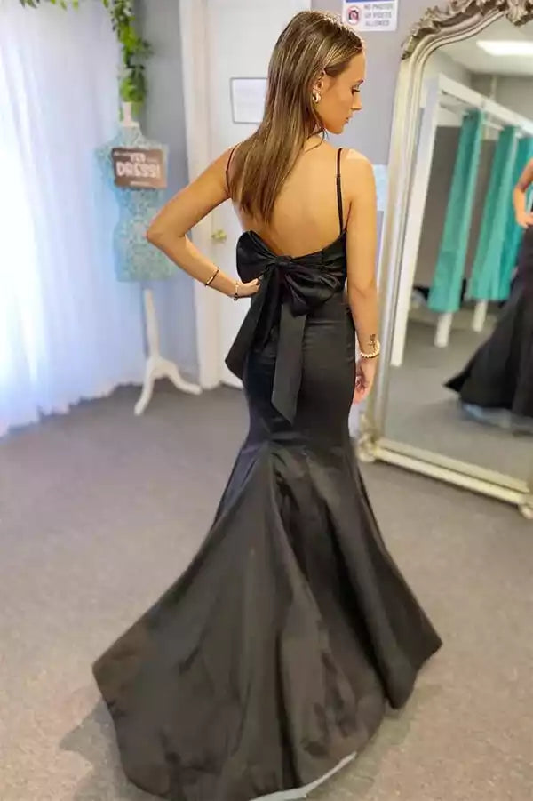 Sophisticated Black Taffeta Mermaid Gown with Plunge V-Neck & Bow Back