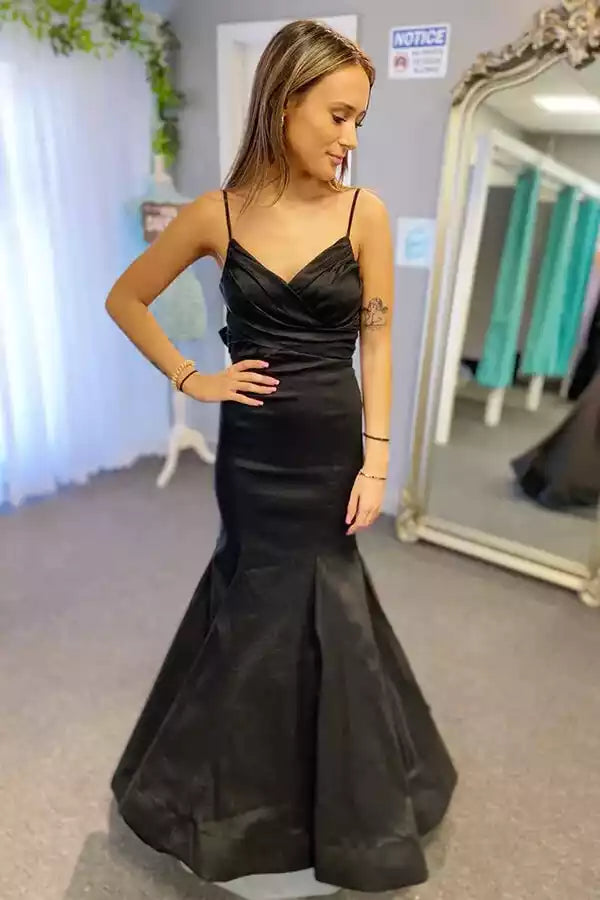 Sophisticated Black Taffeta Mermaid Gown with Plunge V-Neck & Bow Back
