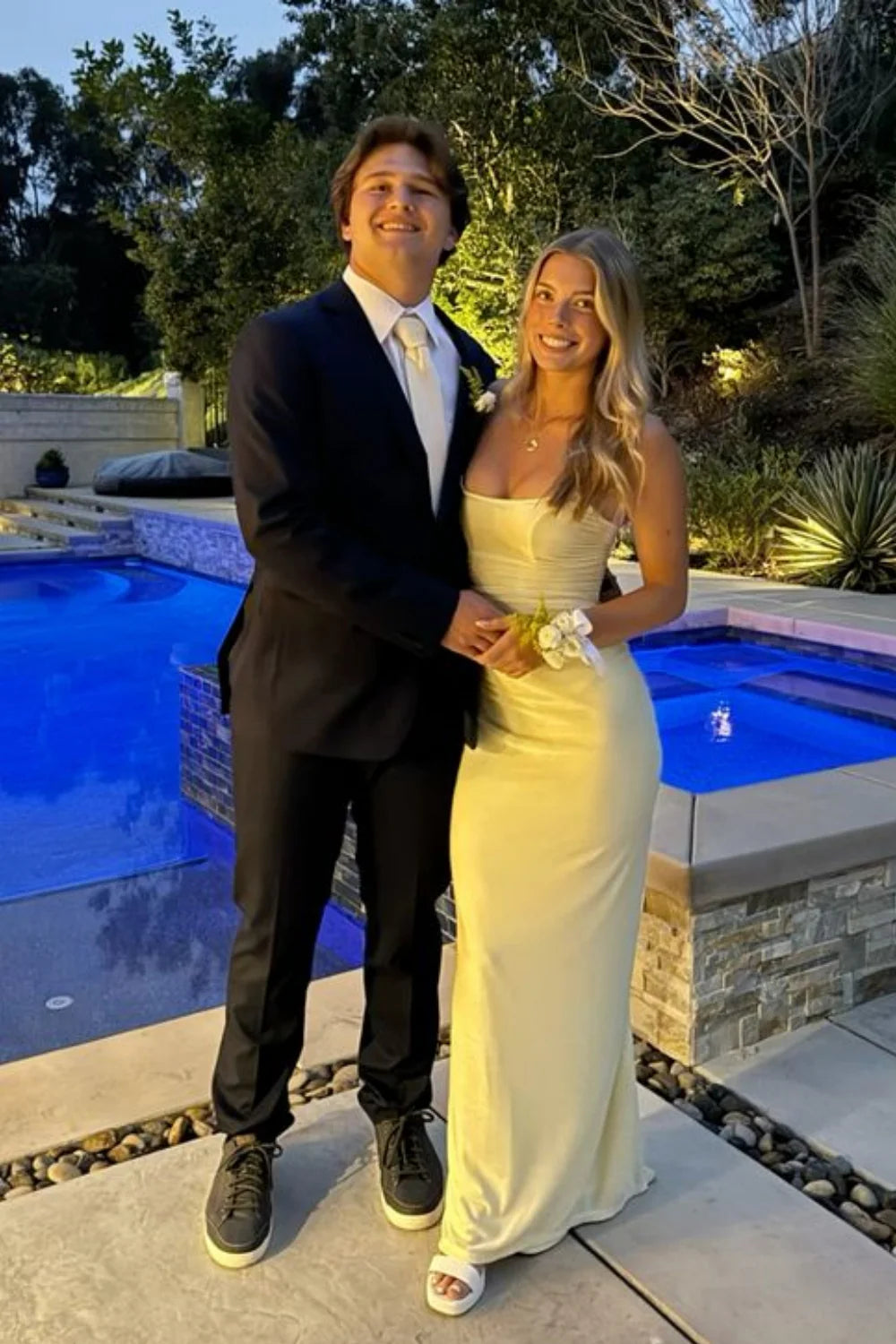 Strapless Yellow Lace-up Back Ruched Long Full Of Charm Prom Dresses