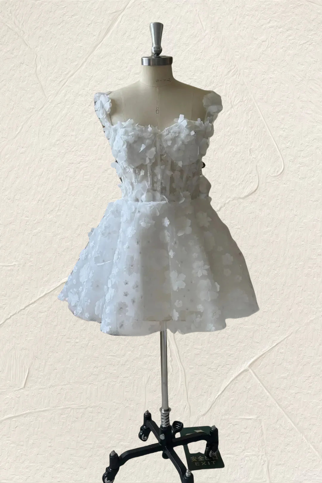 Straps White 3D Floral Sheer Bodice Short Unique Design Full Of Charm Homecoming Dresses