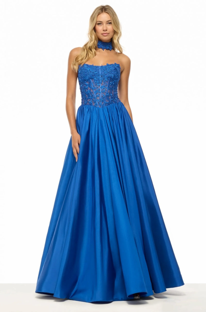 Striking Ball Gown Strapless Lace Applique Choker Neck Floor Length Evening Dress