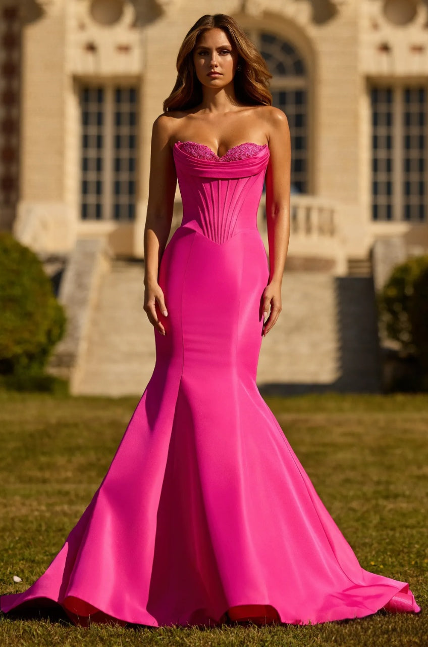 Striking Mermaid Strapless Lace Sweetheart Corset Floor Length Evening Dress