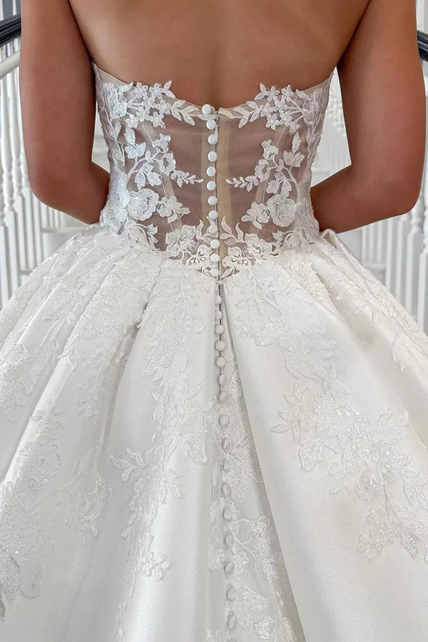 Sweetheart Vintage Long Wedding Dress with Appliques