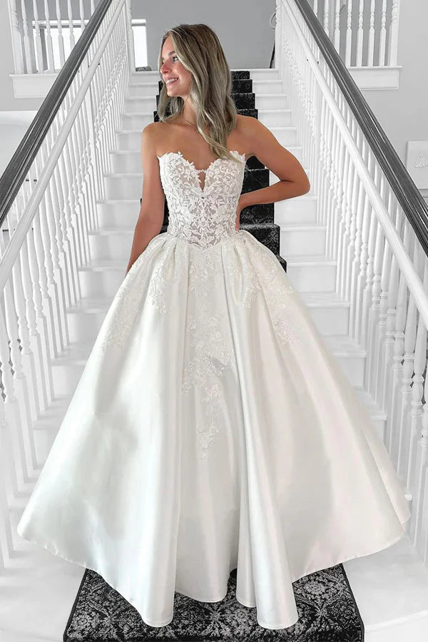 Sweetheart Vintage Long Wedding Dress with Appliques
