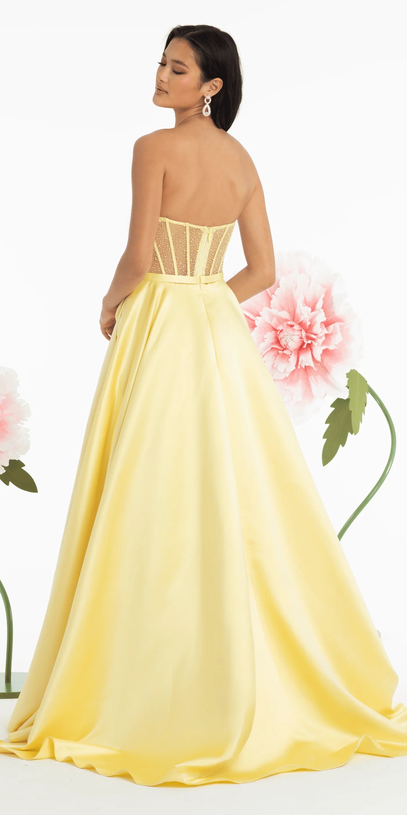 Glamorous Satin Ball Gown Sweetheart Neck Strapless Floor-Length Prom Dress with Beaded Corset and Bow Detail for Formal Events