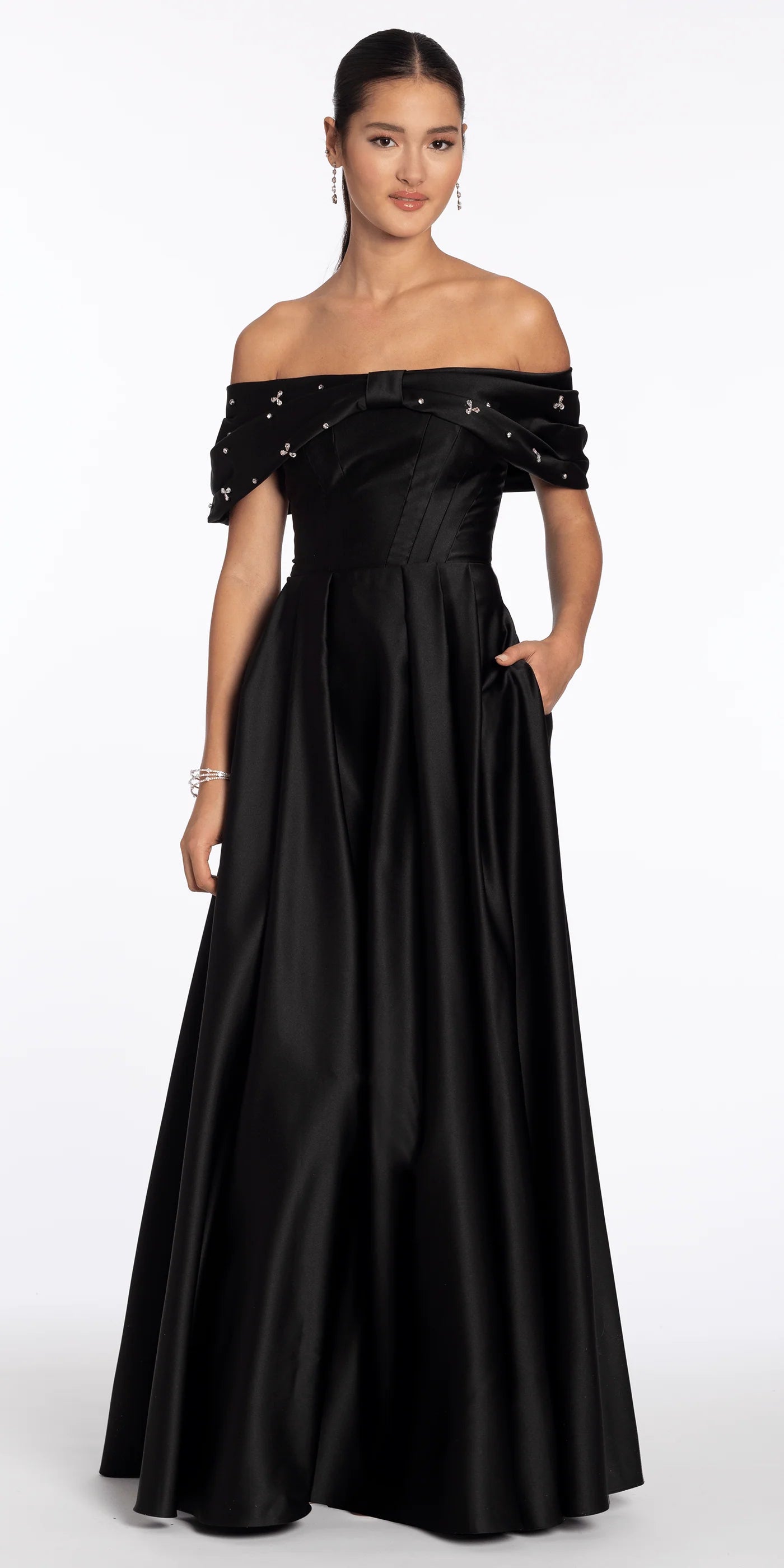 Timeless Evening Dress with Off-the-Shoulder Neckline, Rhinestone Bow and Full Skirt with Pockets