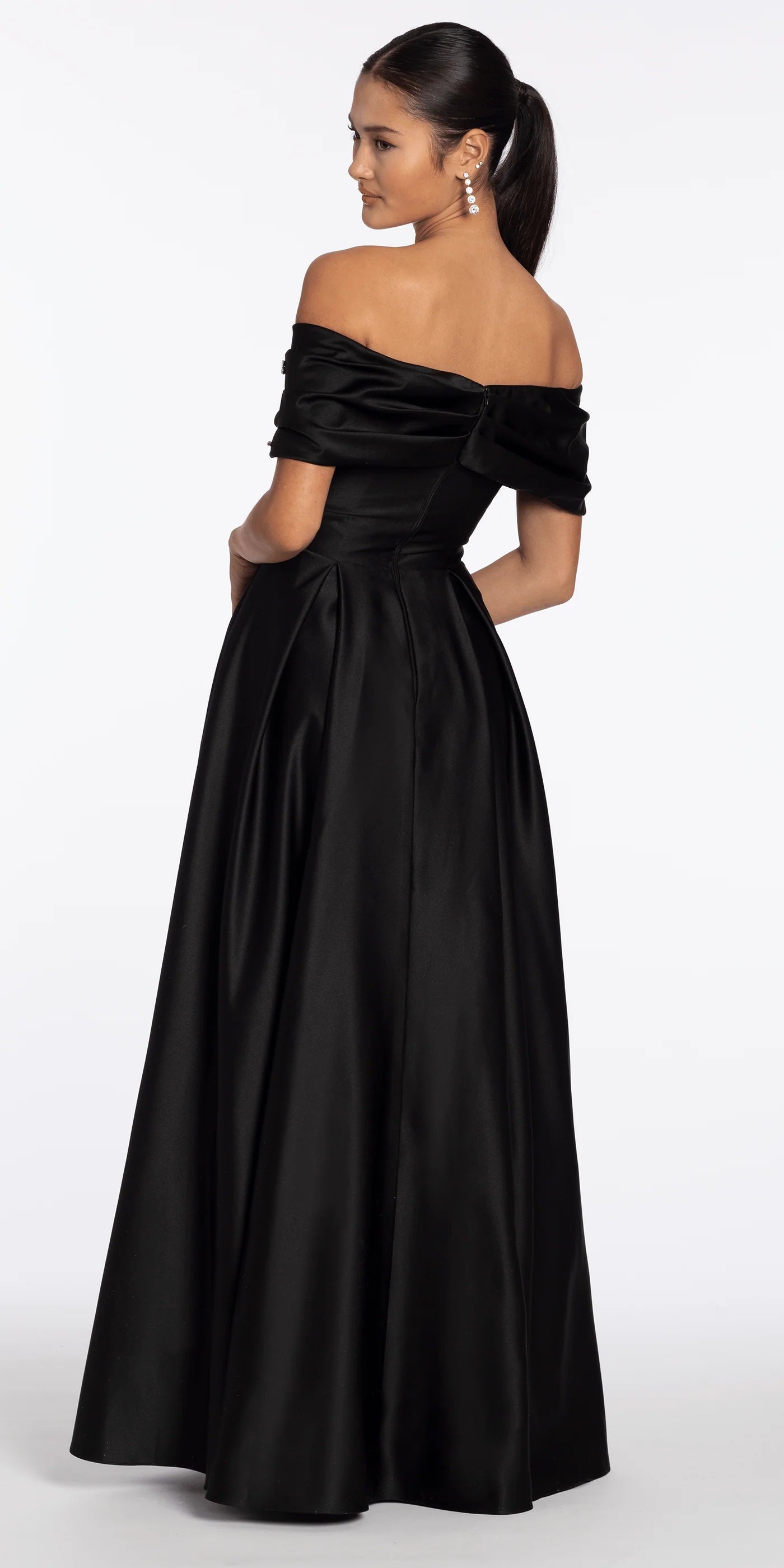 Timeless Evening Dress with Off-the-Shoulder Neckline, Rhinestone Bow and Full Skirt with Pockets
