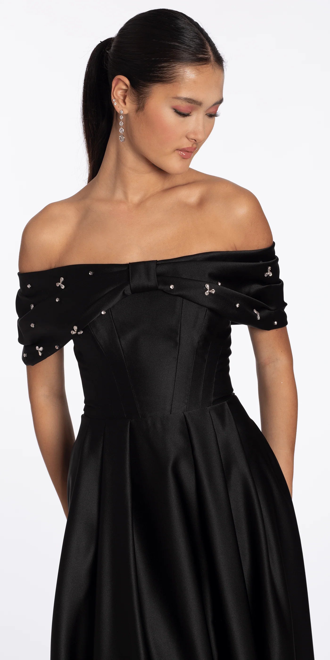Timeless Evening Dress with Off-the-Shoulder Neckline, Rhinestone Bow and Full Skirt with Pockets