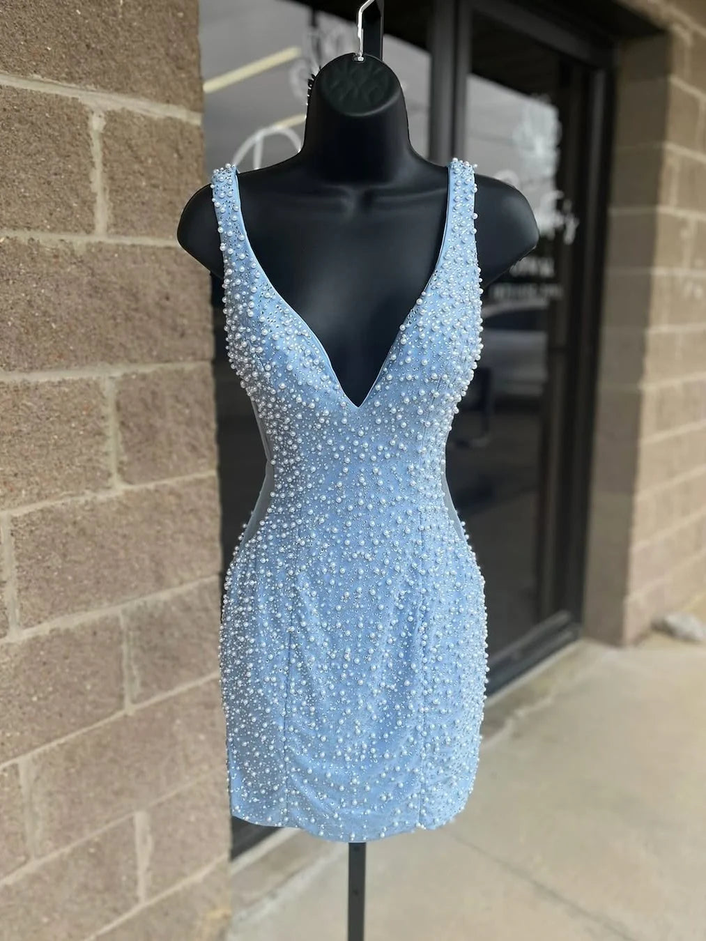 Trendy Sheath V Neck Blue Short Homecoming Dress with Pearls
