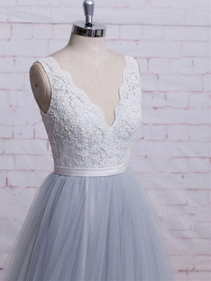 Two-Tone Lace V-Neck Sleeveless Satin-Waist Tulle A-Line Prom Dress