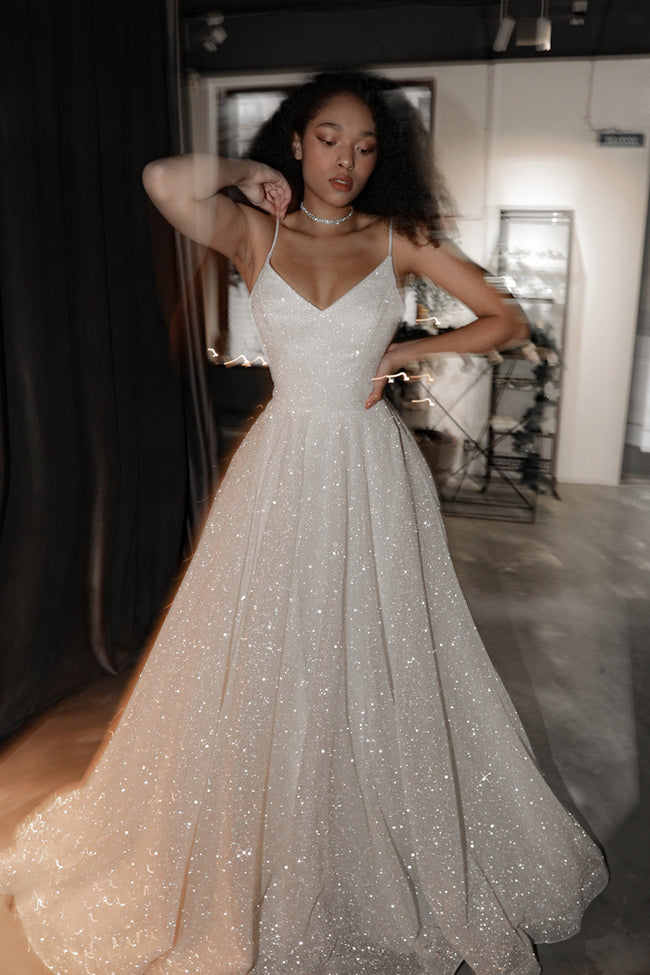 V-Neck Glitter Ballgown Wedding Dress Thin Spaghetti Straps Lace-Up Back Sweep Train Bridal Gown