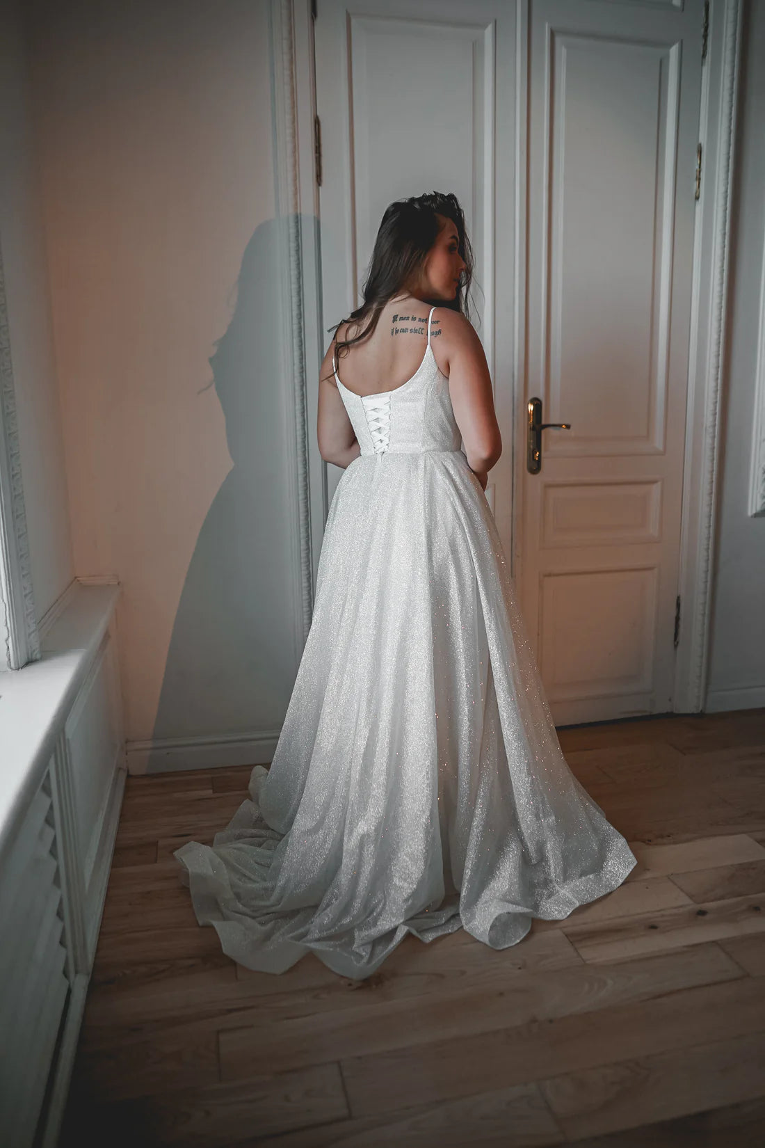 V-Neck Glitter Ballgown Wedding Dress Thin Spaghetti Straps Lace-Up Back Sweep Train Bridal Gown