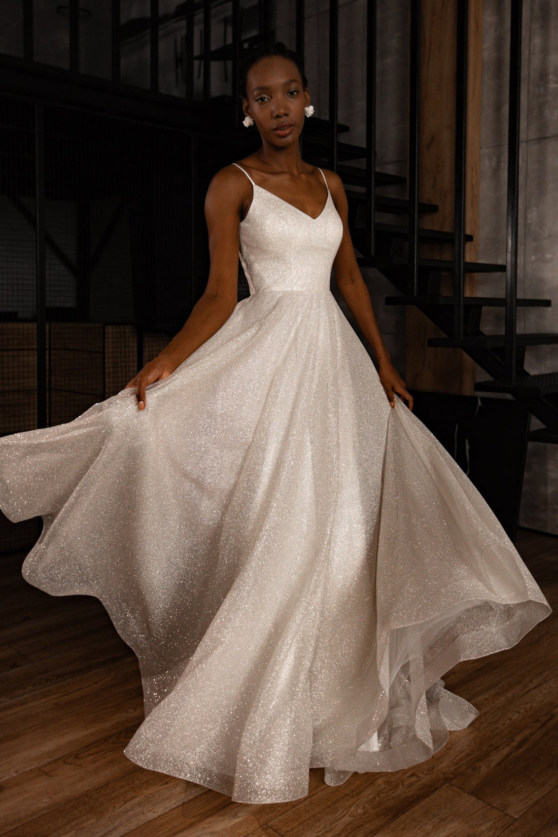 V-Neck Glitter Ballgown Wedding Dress Thin Spaghetti Straps Lace-Up Back Sweep Train Bridal Gown