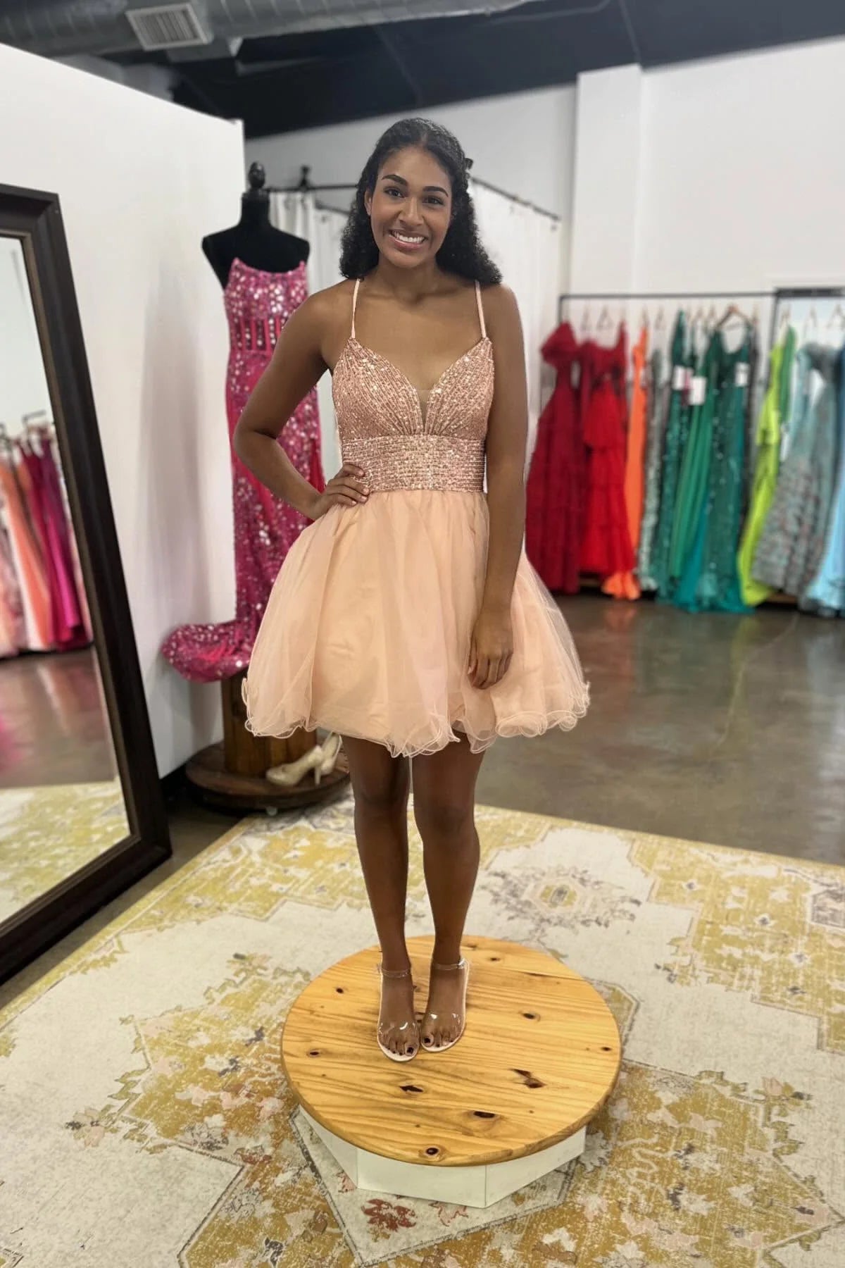 V-neck Champagne Sequin A-line Short Unique Design Full Of Charm Homecoming Dresses