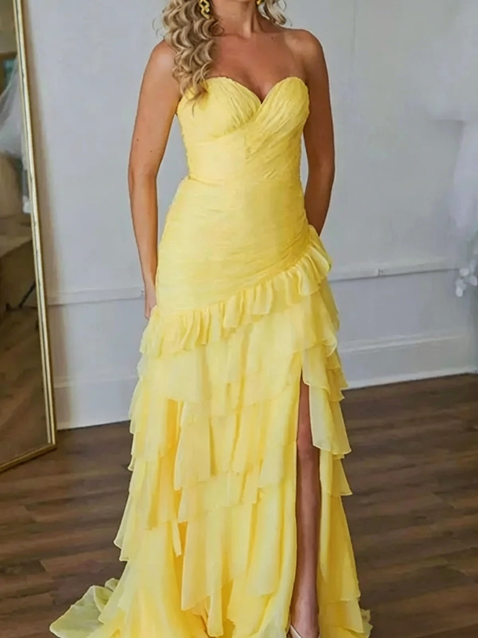 Whimsical Tiered Chiffon Strapless Sweetheart-Neck Floor Length Evening Dress