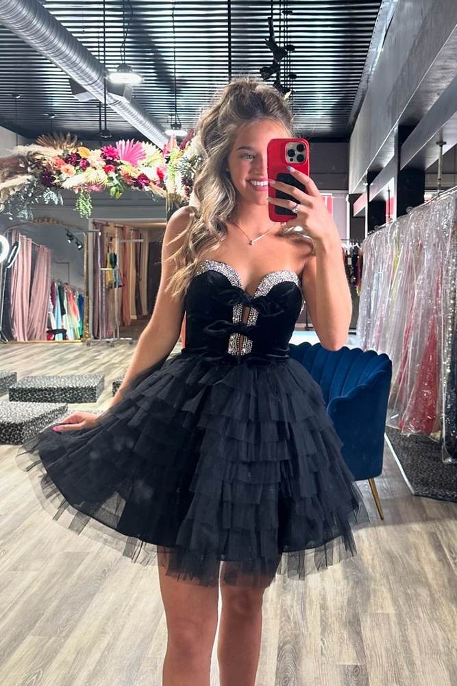 Cute A-Line Sweetheart Black Tiered Tulle Short Homecoming Dresses
