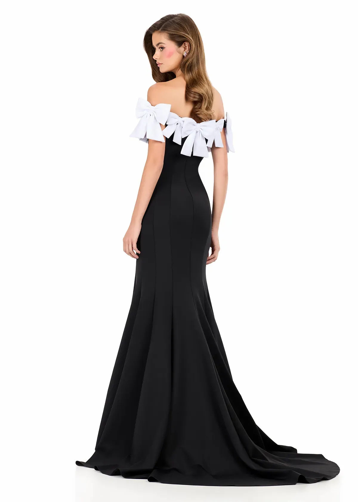 Playful Mermaid Off-the-Shoulder Short-Sleeved Closed Back Floor-Length Evening Dress