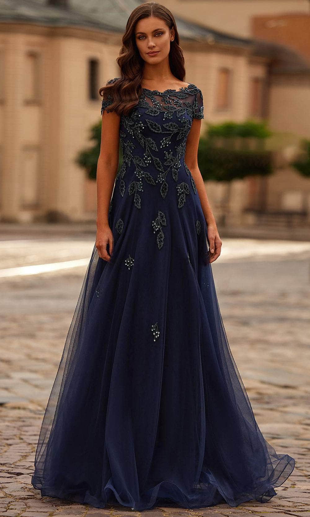 Elegant Navy Blue Tulle A-Line Bateau Neck Short Sleeve Lace Applique Mother of the Bride Dresses